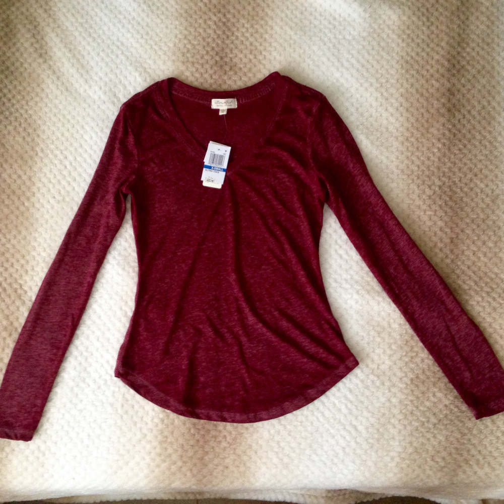 Long sleeve heathered tee